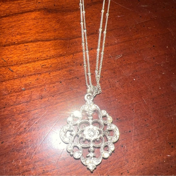 Avon Drop Necklace And Earrings Set Silvertone Vintage Obsolete - Picture 9 of 10